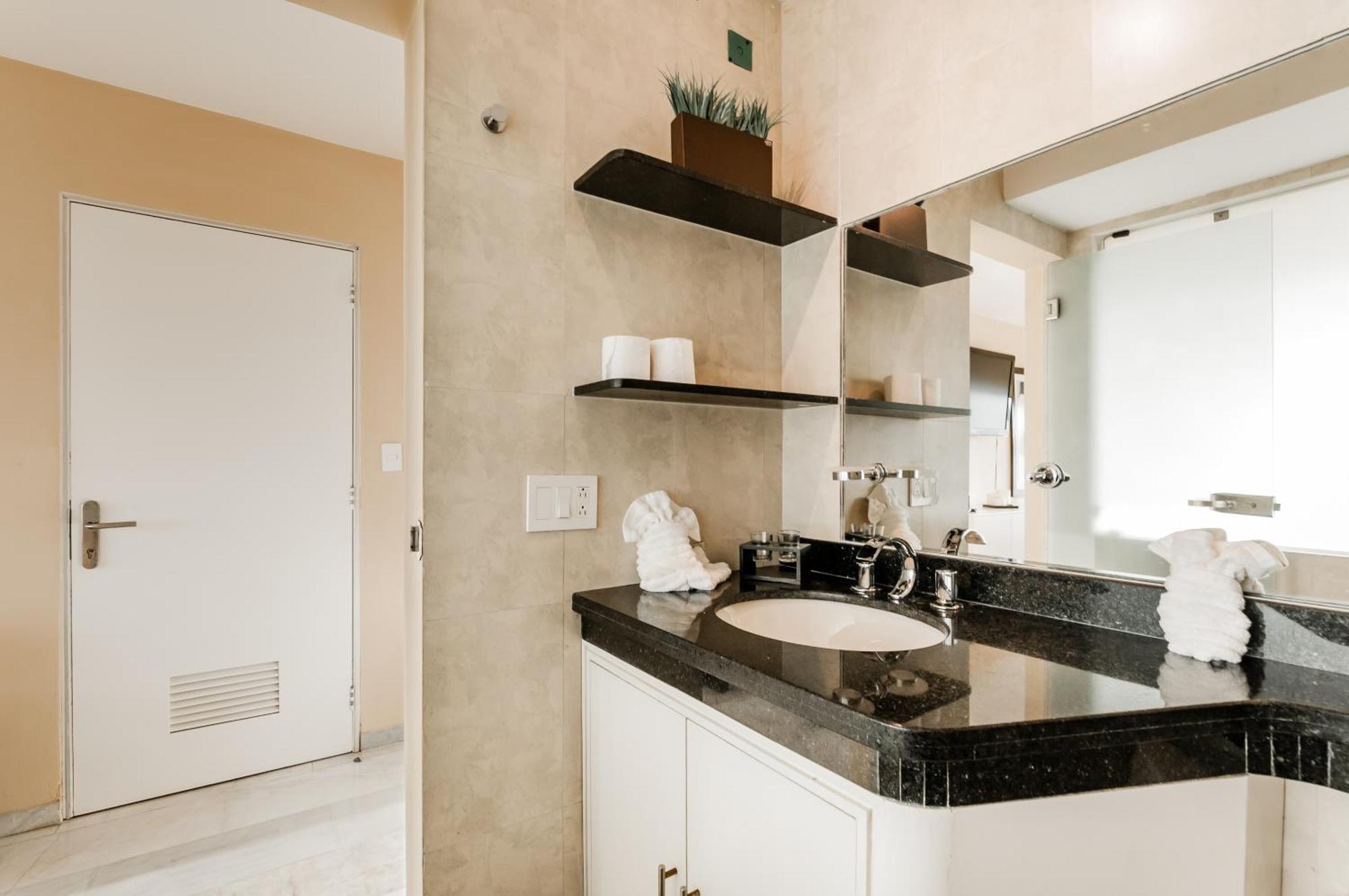 Brisas Beachfront Penthouses แคนคูน ภายนอก รูปภาพ